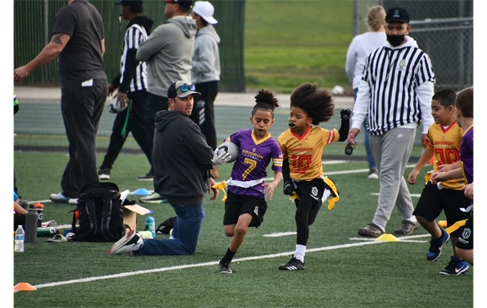 Score Touchdown with your friends!